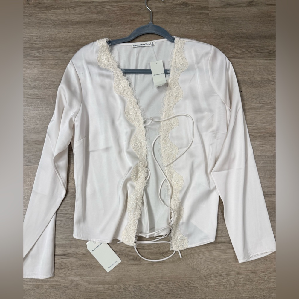 Satin Abercrombie & fitch top with tags